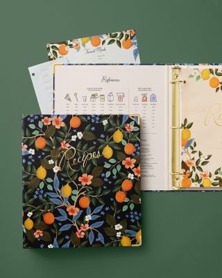 Nejoblíbenější a poslední kusy receptářů v prodeji🍋…další už do Vánoc nebudou💛. #receptar #recipebook #lineaartpapir #vanoce